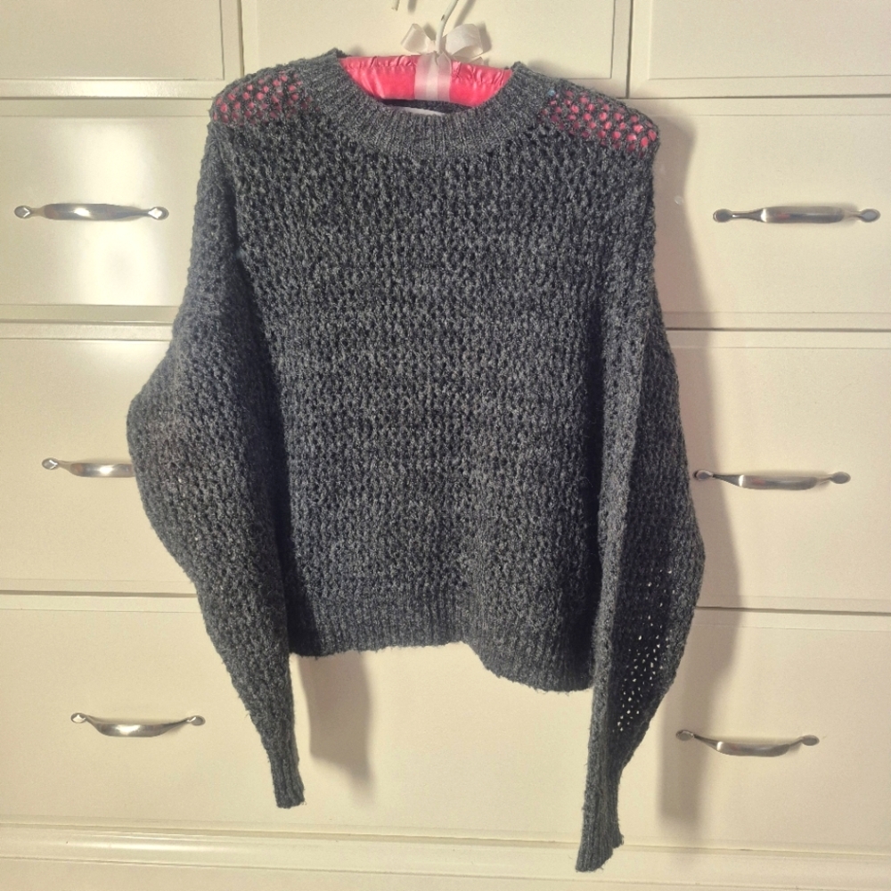 HYFVE Charcoal Knit Women's Sweater Distressed Long Sleeve Knit Cropped Medium